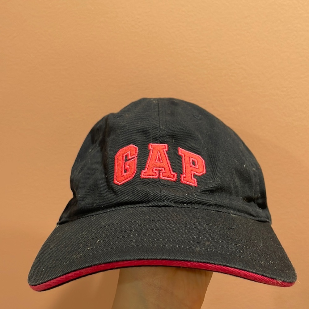 GAP navy/pink hat